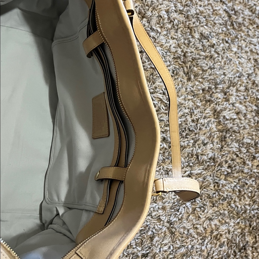 Coach Cream Leather Tote Bag - Picture 6 of 14